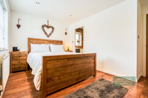 Photo 18- click for photo gallery